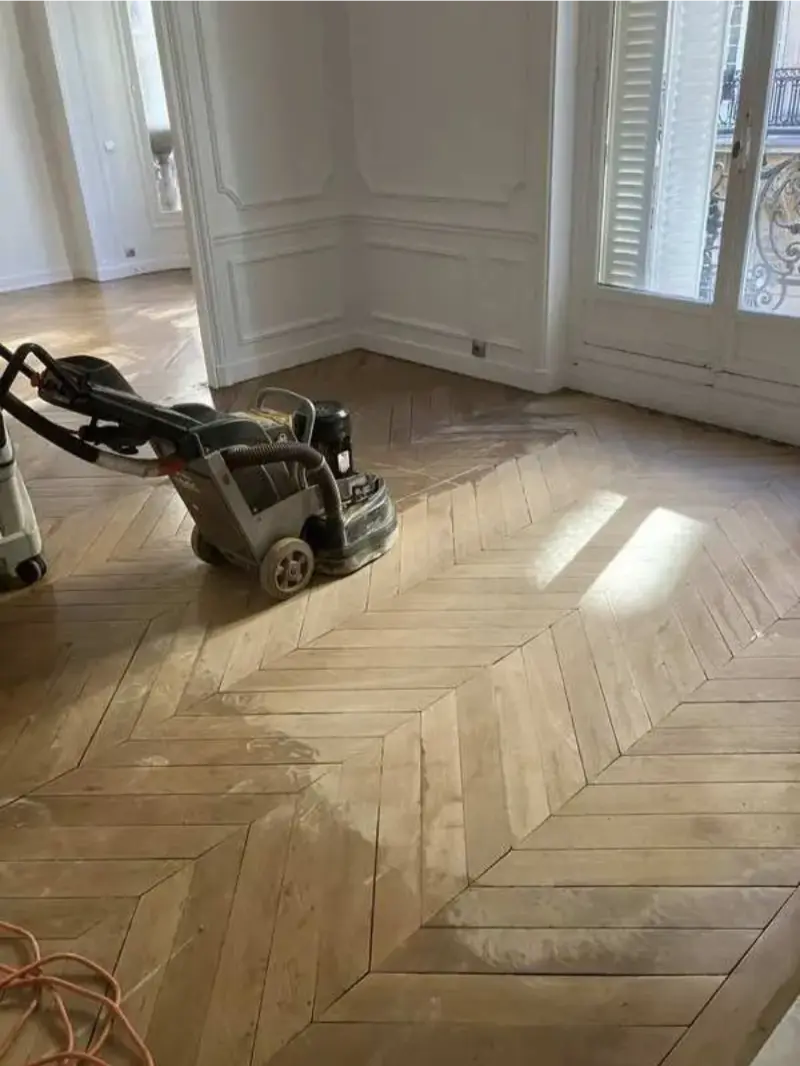 Parquet point de Hongrie avant ponçage — rue de la Tour, Paris 16e